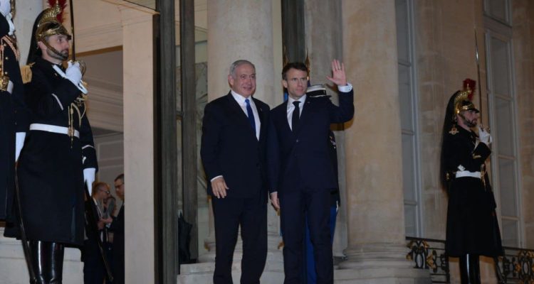 Netanyahu meets with Macron in Paris, main topic is Iran